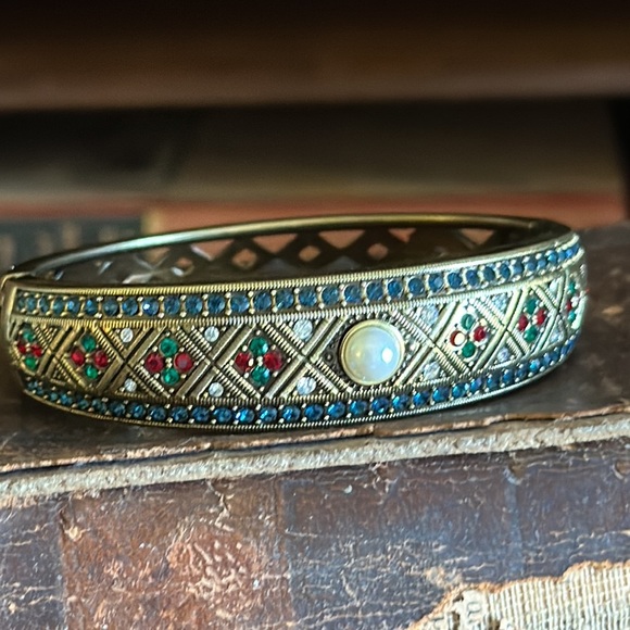 Heidi Daus Pearl with Blue / Red / Green / Clear CZ’s - Picture 1 of 13